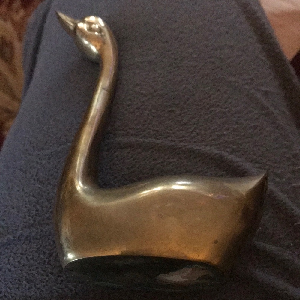 Vintage Elegant Brass Swan Figure - Picture 2 of 3